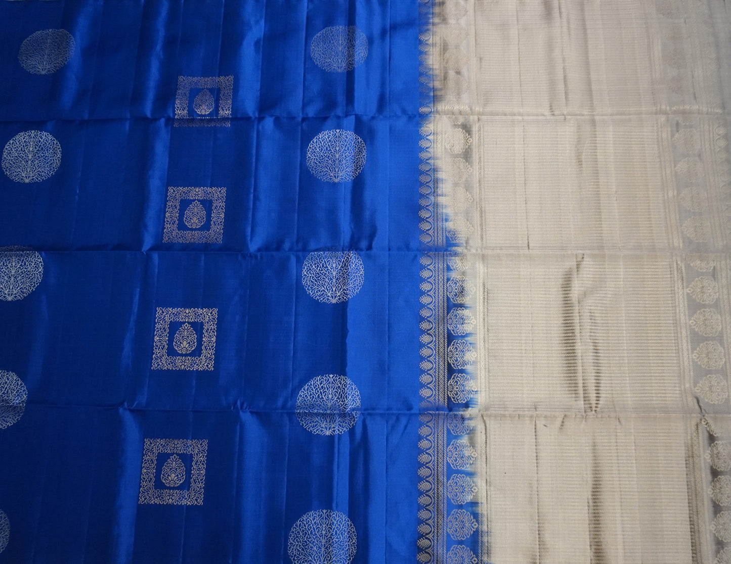 Royal Blue Borderless Handloom Kanchipuram Soft Silk Saree