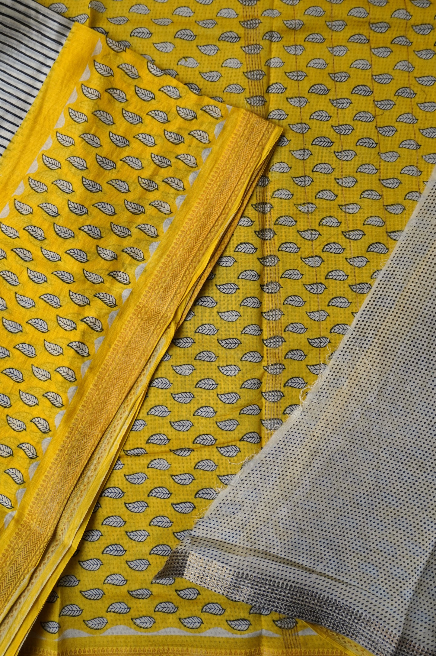 Yellow and Off-White Maheshwari Silk Cotton Saree with Leaf Print