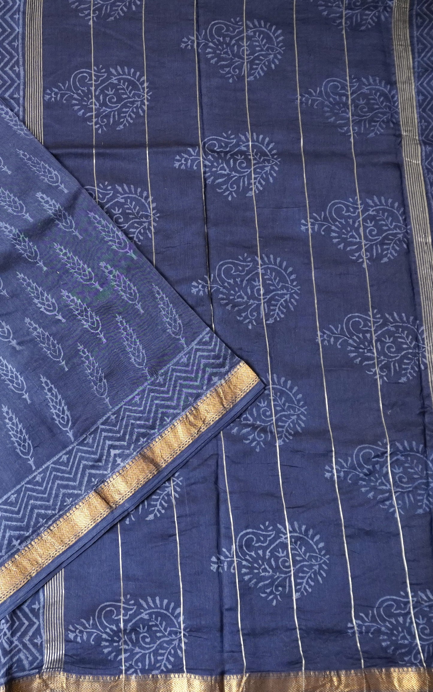 Navy Blue Maheshwari Silk Cotton Saree with Subtle Block Print