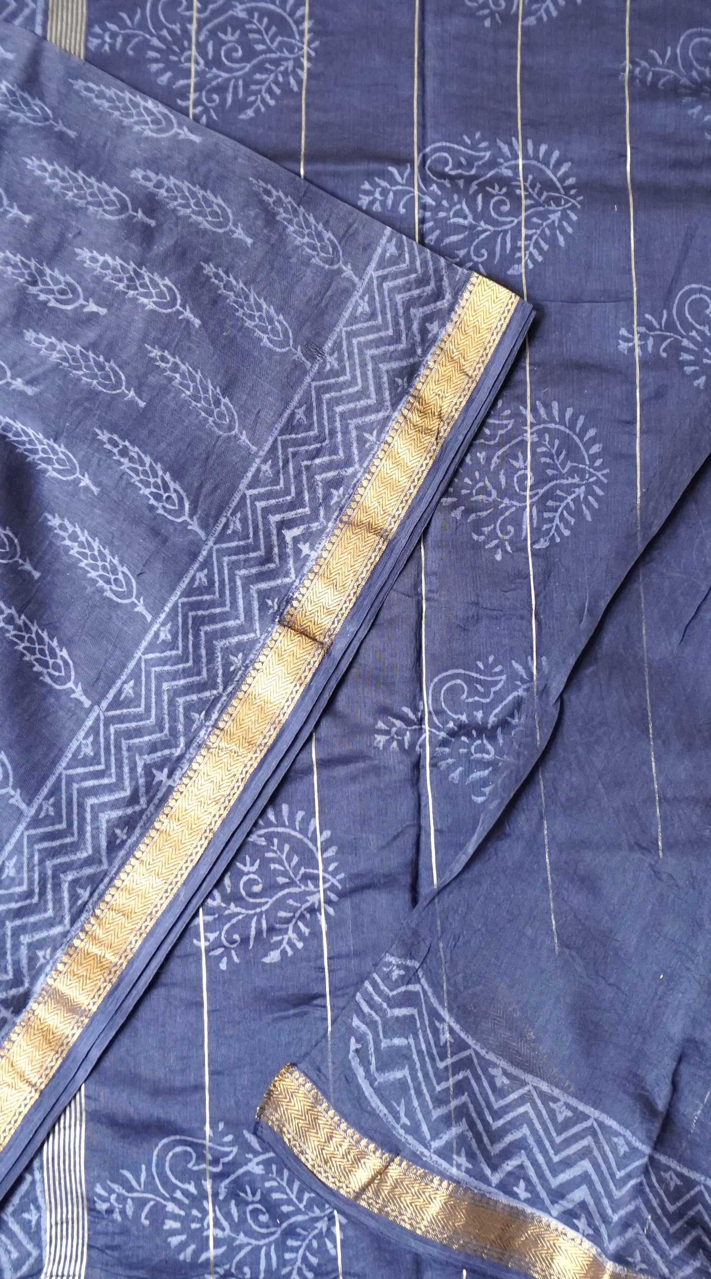 Navy Blue Maheshwari Silk Cotton Saree with Subtle Block Print