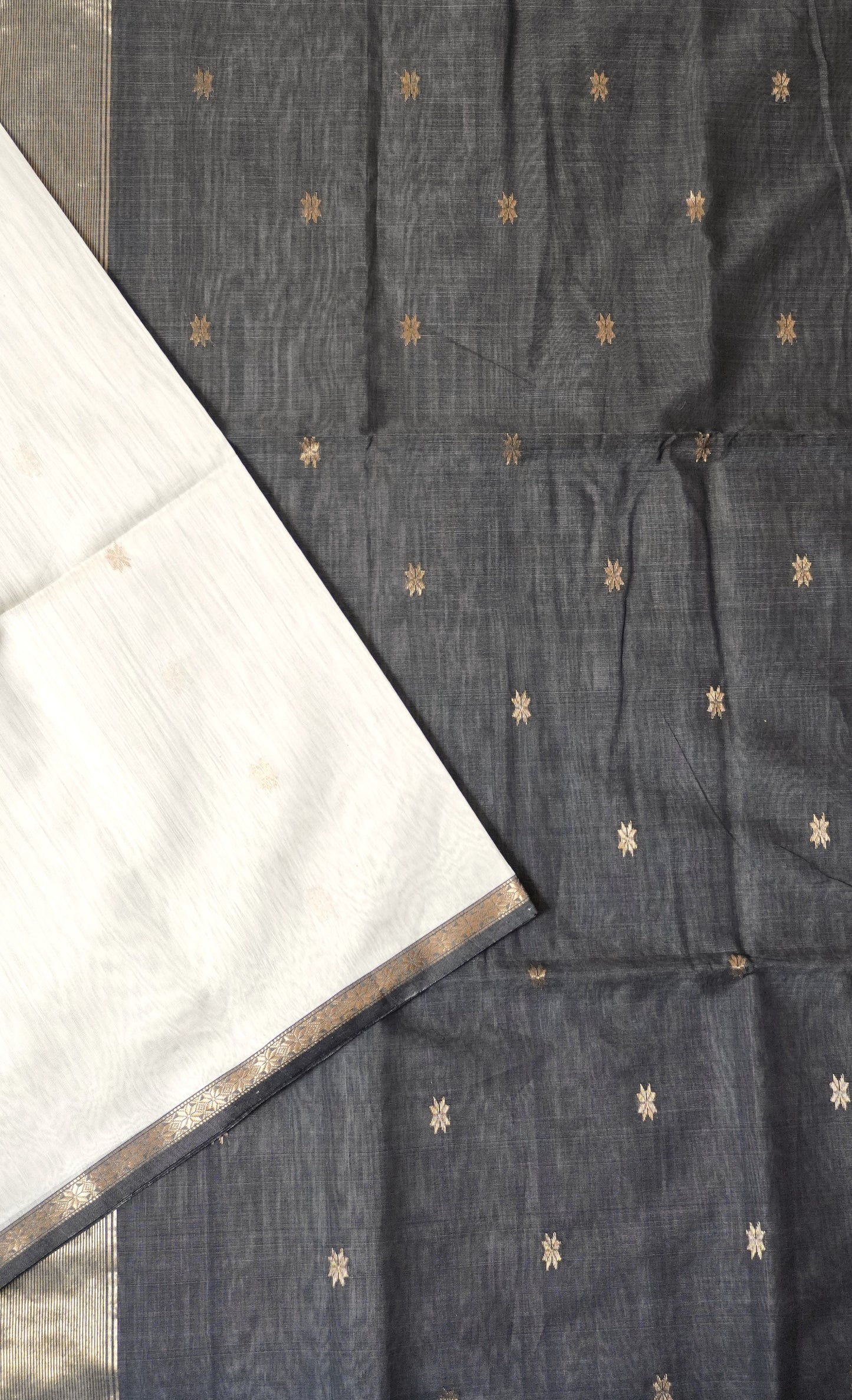 White Grey Maheshwari Silk Cotton Saree
