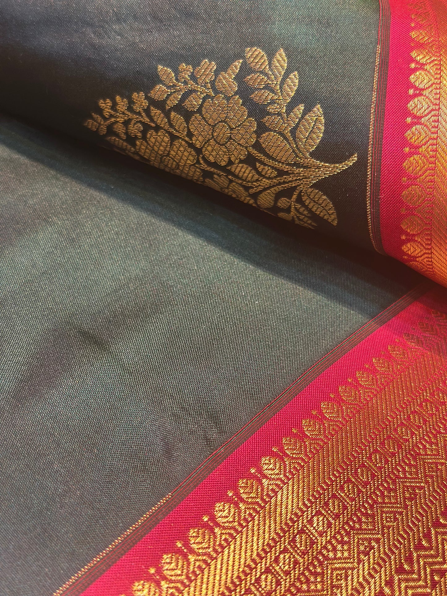 Dark Green & Pink Kanchipuram Pure Silk Saree with Kottanch Butta
