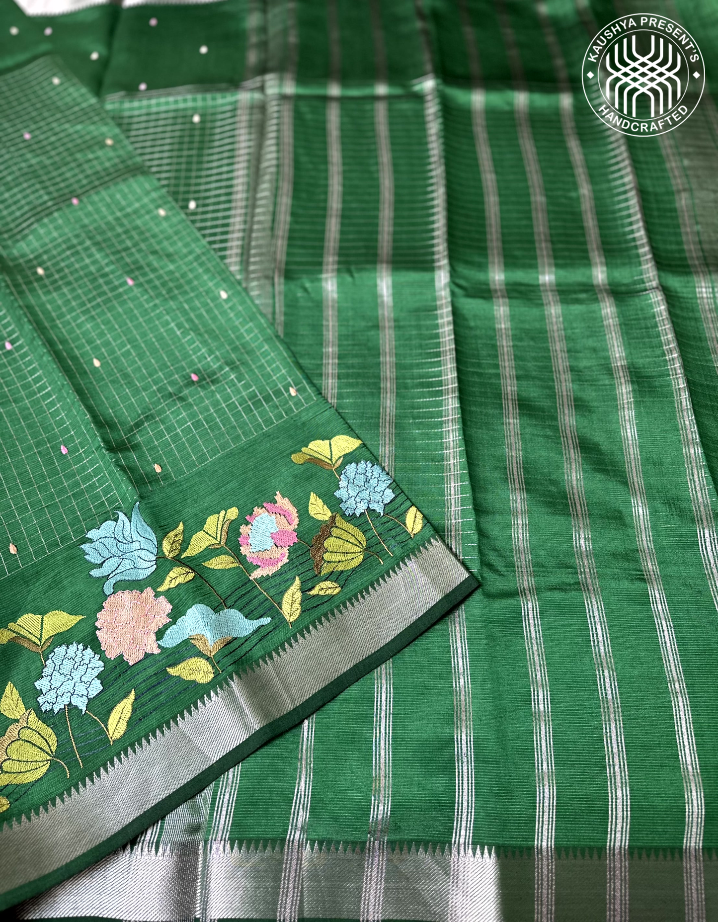 Emerald Green Handloom Mangalagiri Silk Cotton Saree with Floral Embroidery