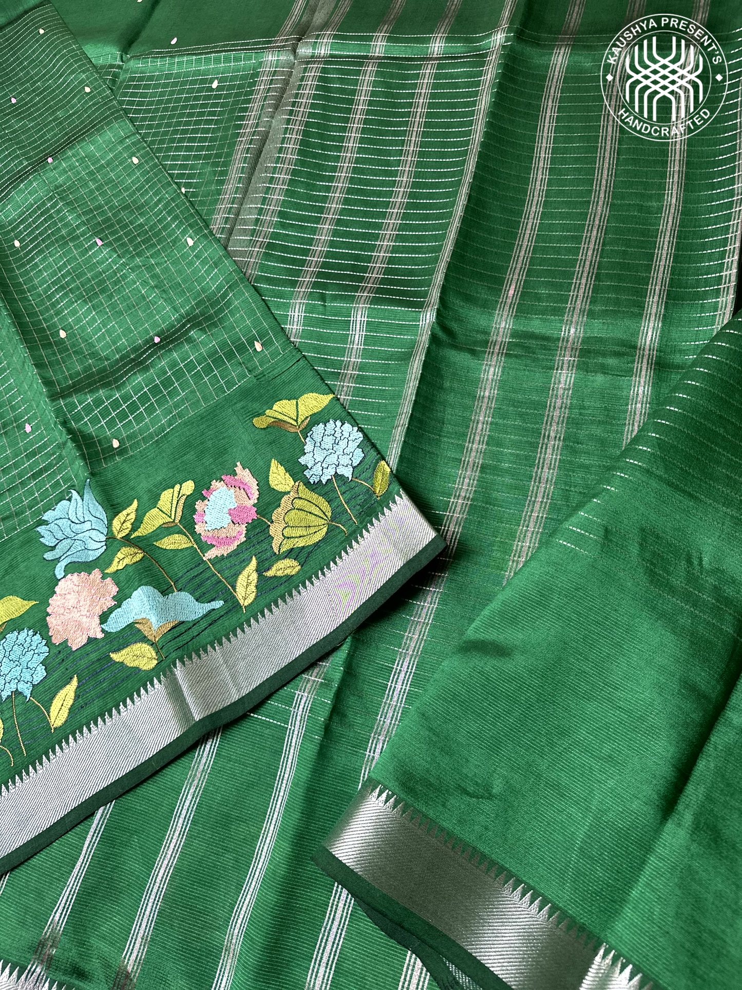 Emerald Green Handloom Mangalagiri Silk Cotton Saree with Floral Embroidery