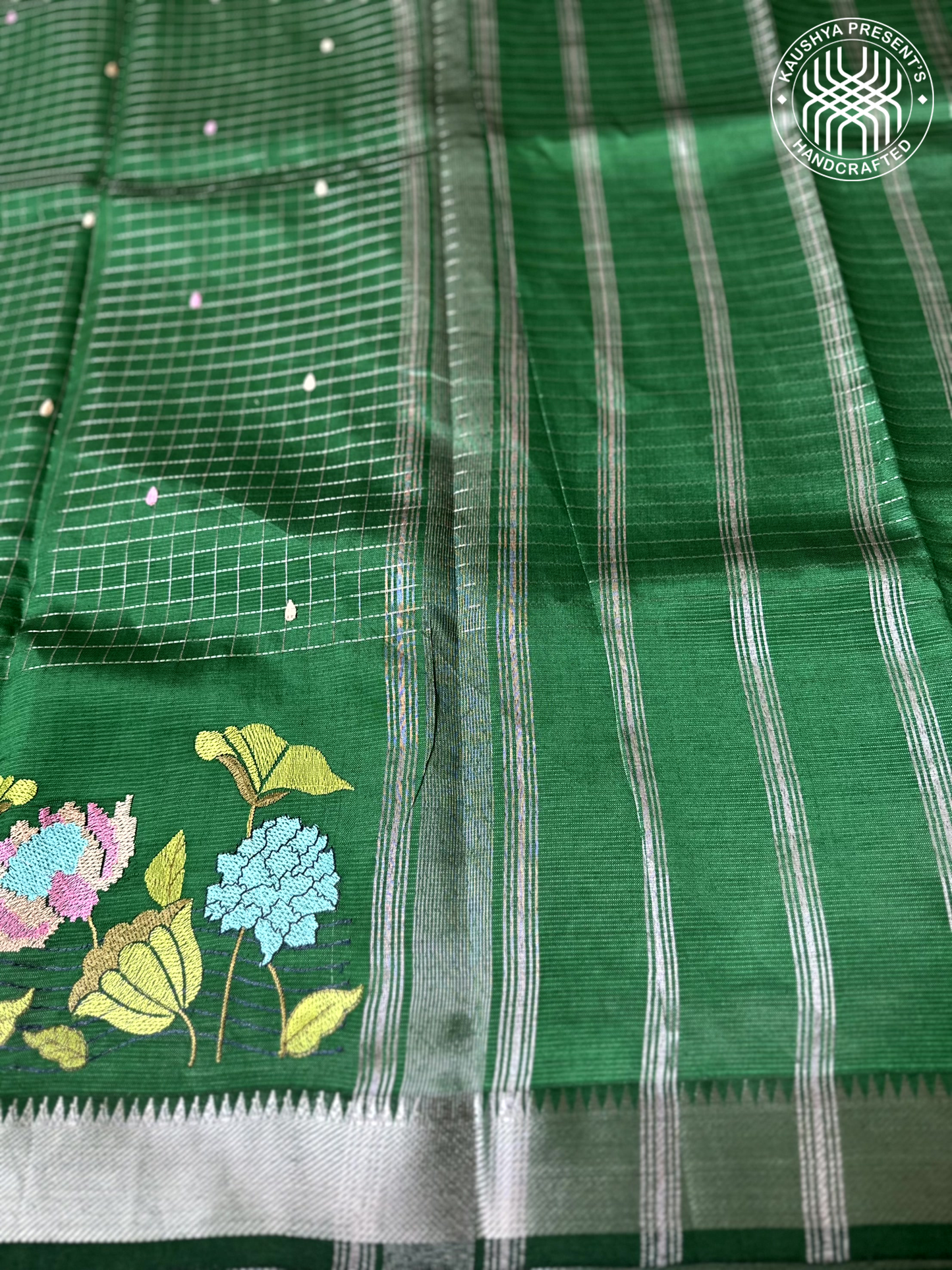Emerald Green Handloom Mangalagiri Silk Cotton Saree with Floral Embroidery