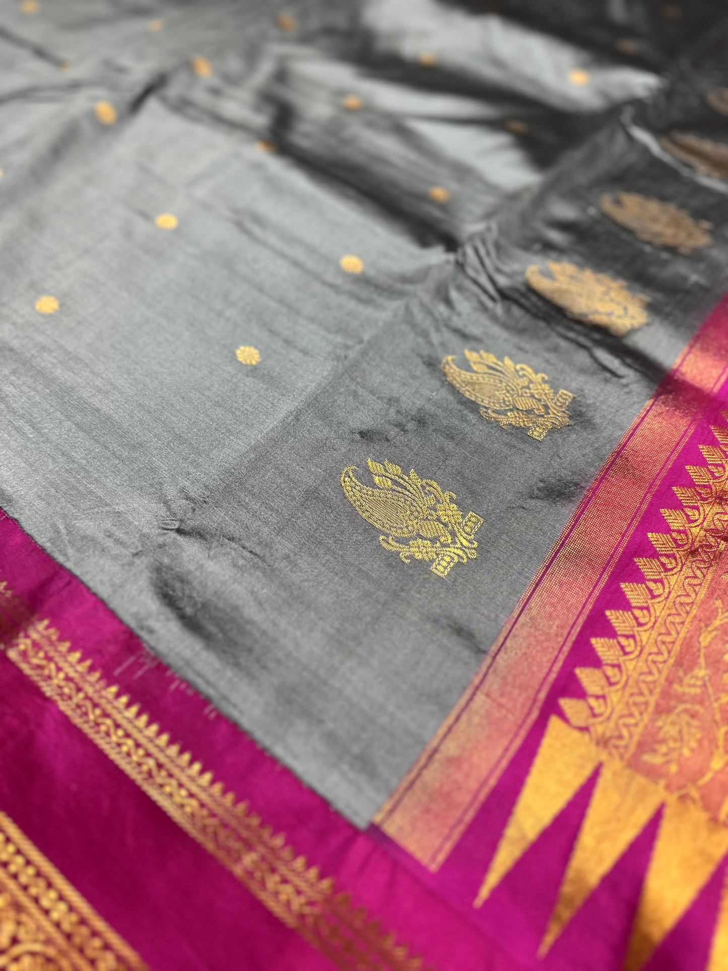Grey Pure Silk Gadwal Saree With Rani Pink Radha Rani Border
