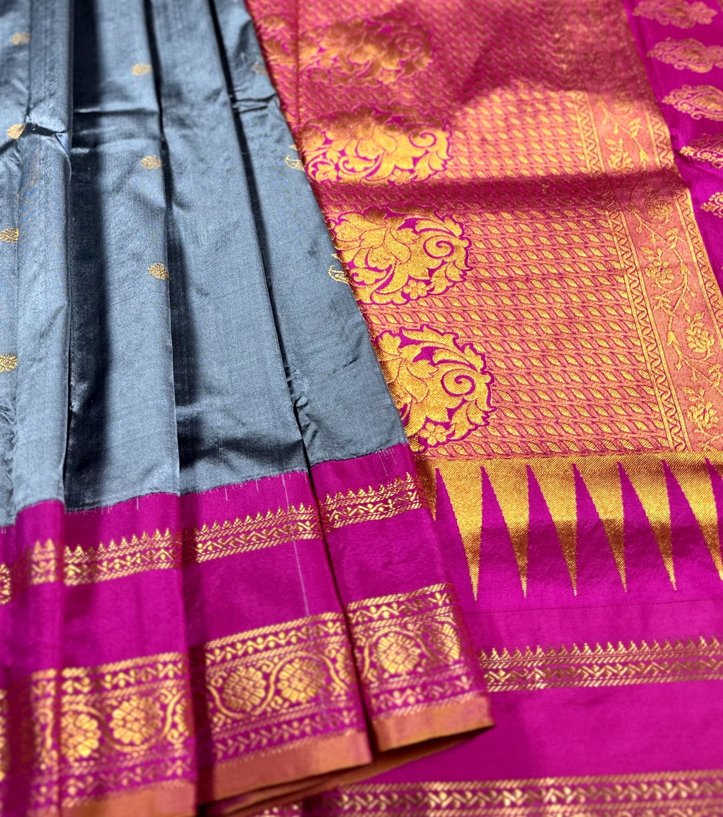 Grey Pure Silk Gadwal Saree With Rani Pink Radha Rani Border