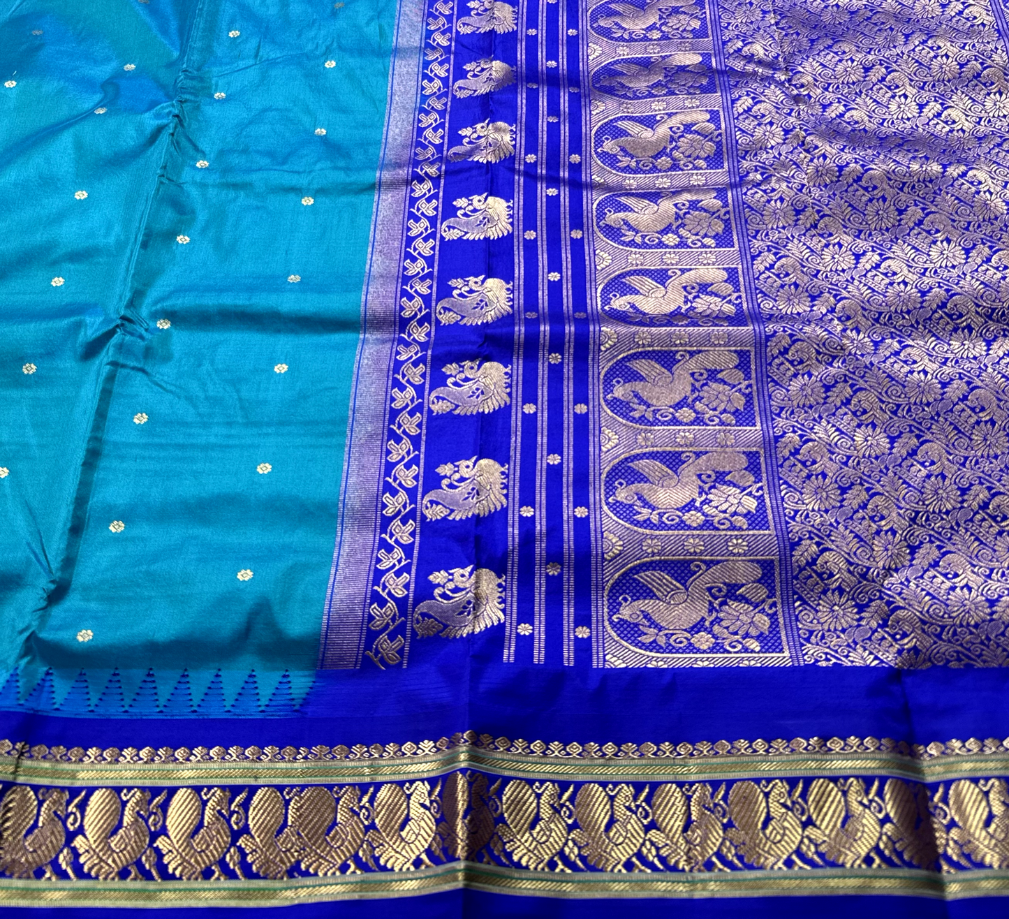 Peacock Green Pure Silk Narayanpet Peshwai Saree with Blue Border