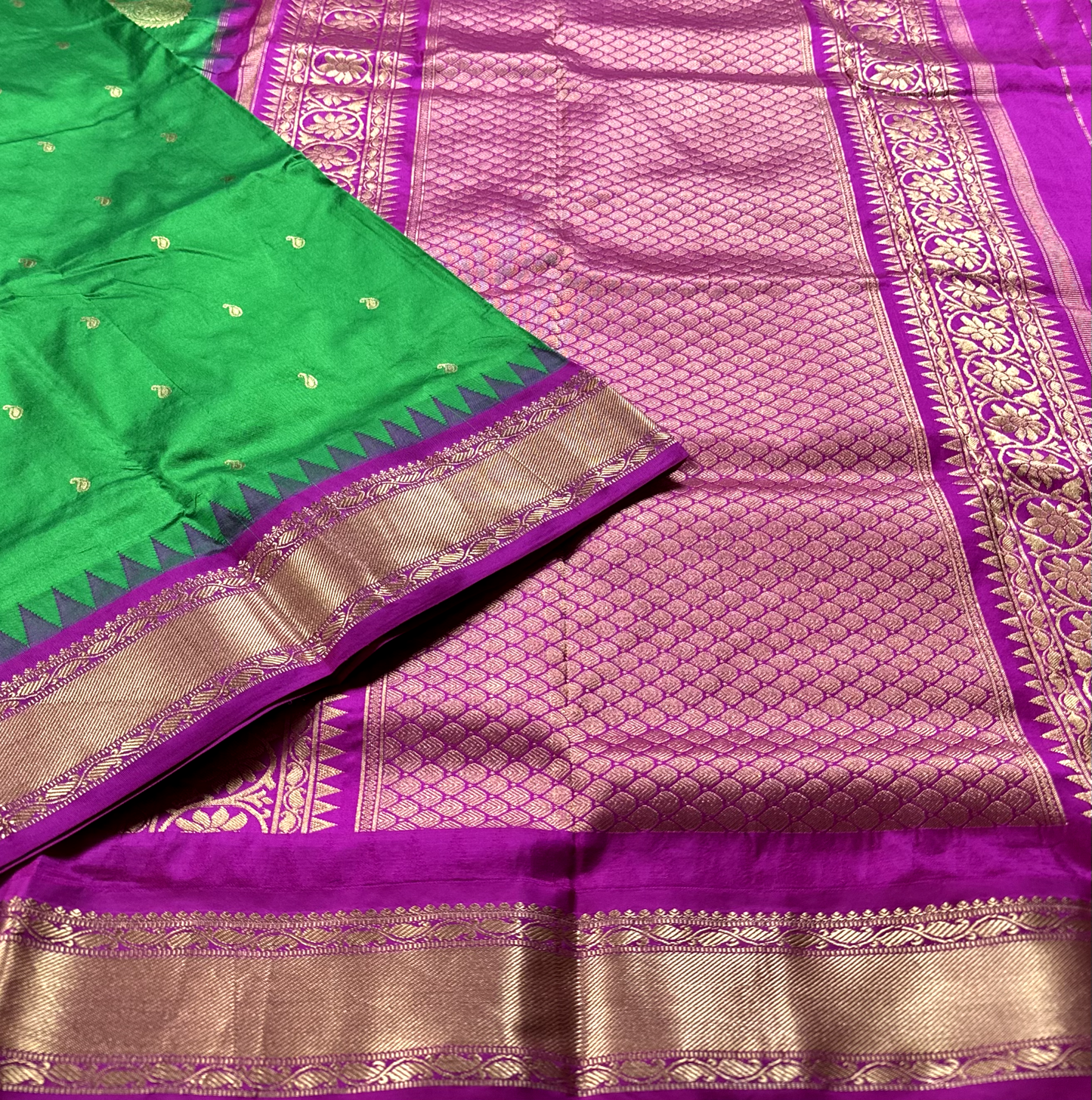 Green Pure Silk Gadwal Saree With Rukmini Border