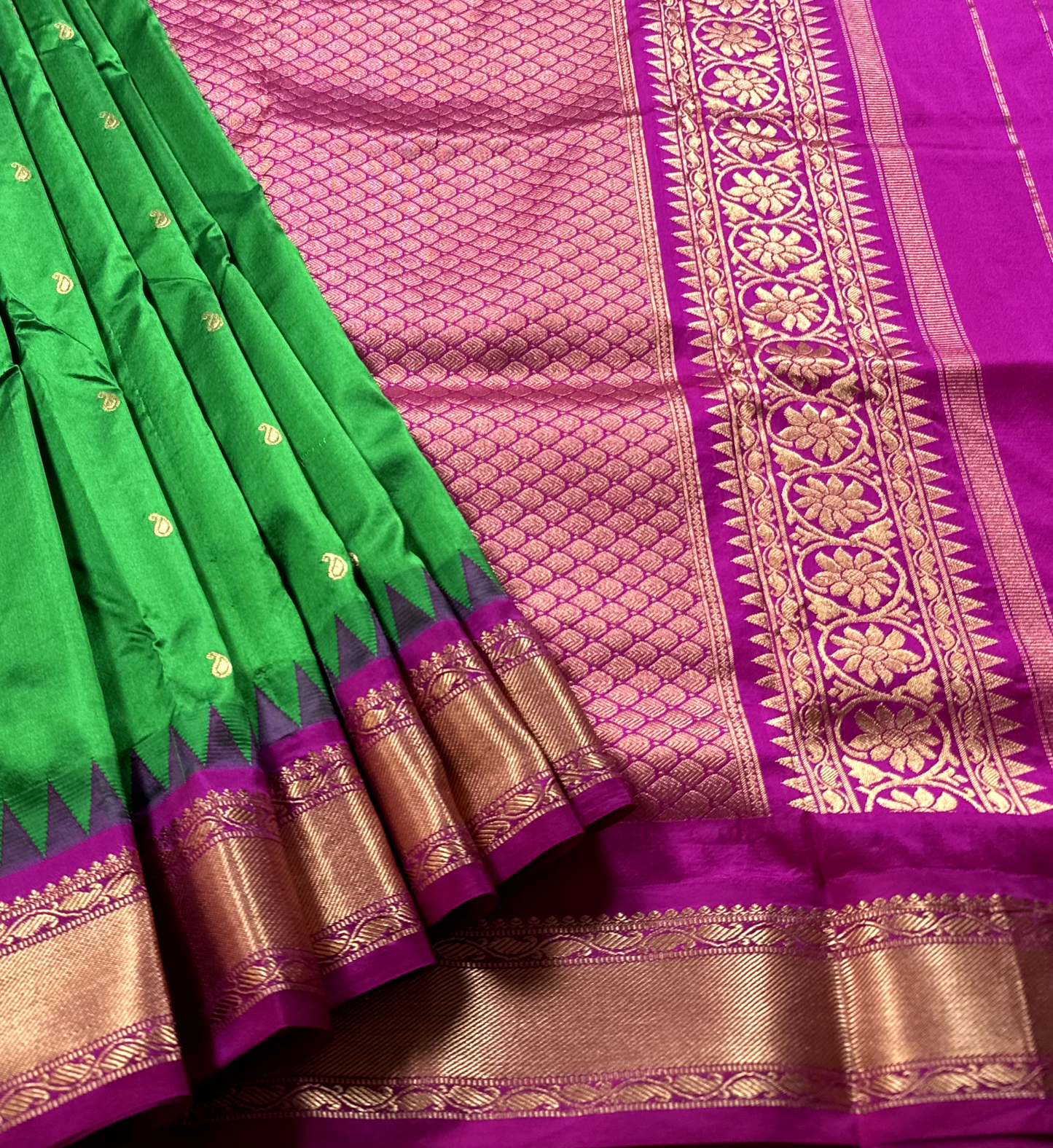 Green Pure Silk Gadwal Saree With Rukmini Border
