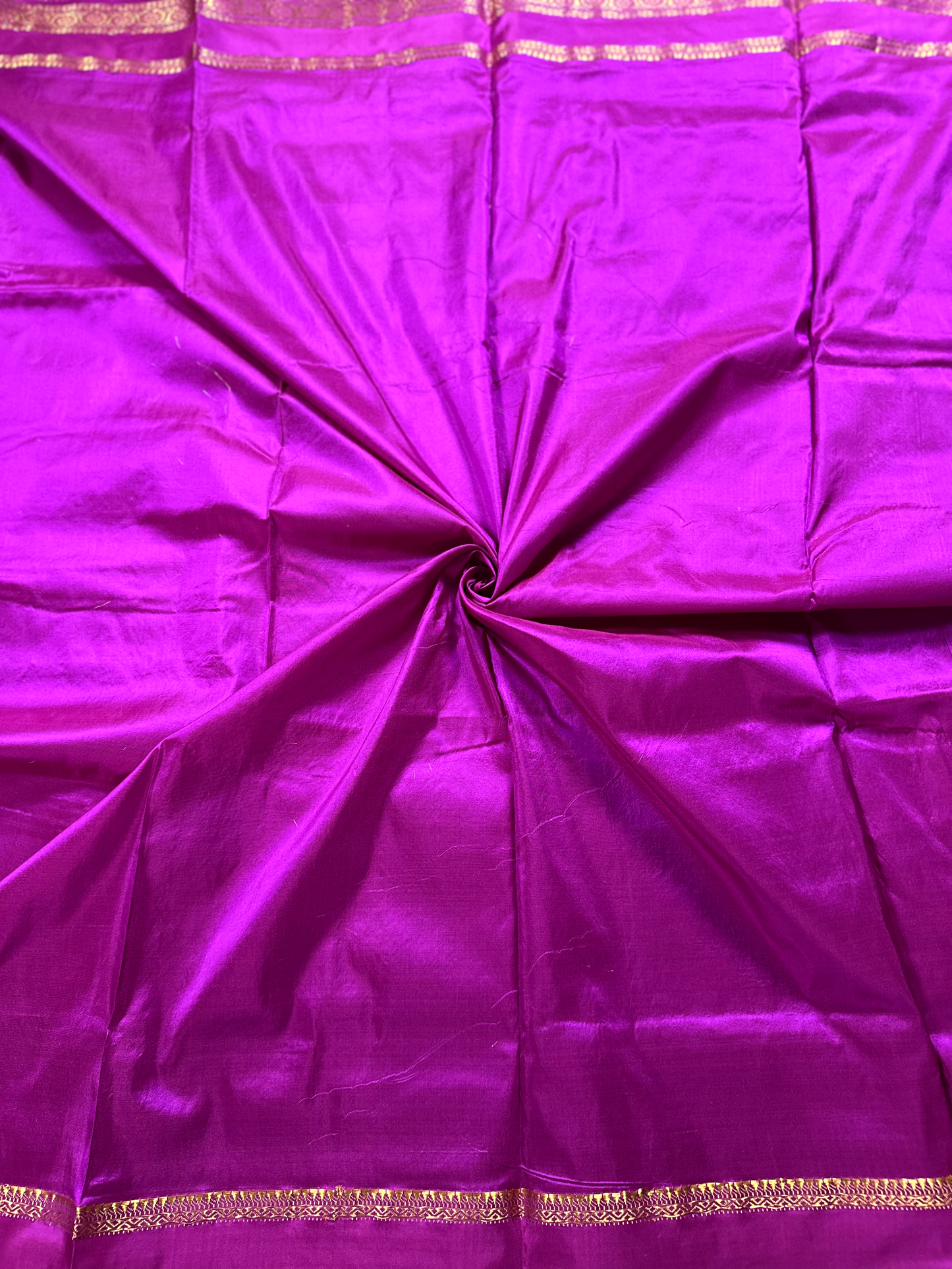 Magenta Pure Silk Gadwal Saree With Gap Radha Rani Border Self