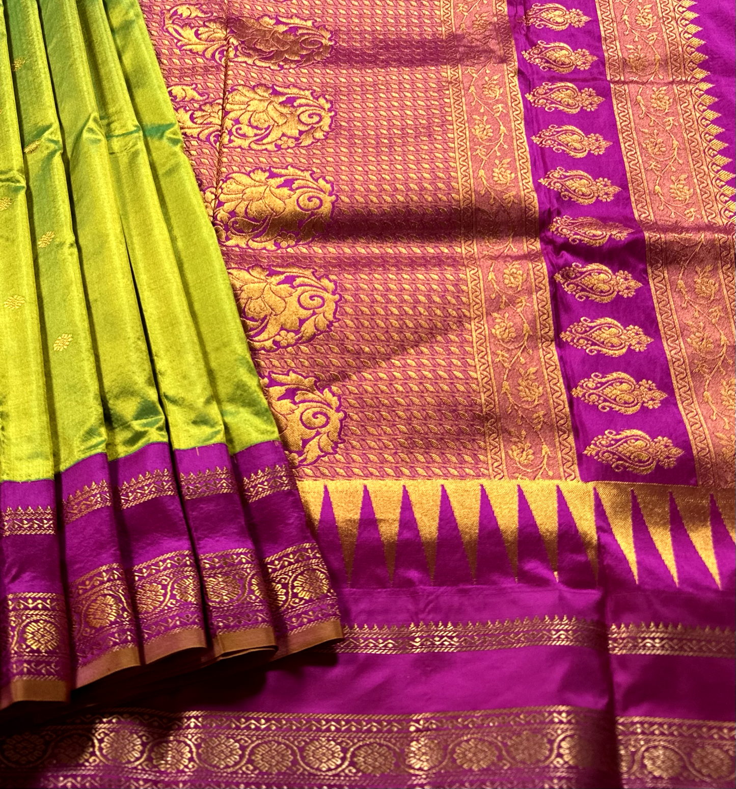 Parrot Green Pure Silk Gadwal Saree With Rani Pink Radha Rani Border