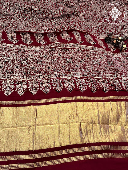 Gajji Soft Silk Saree with Bold Floral & Leaf Borders and Gold Tissue Pallu