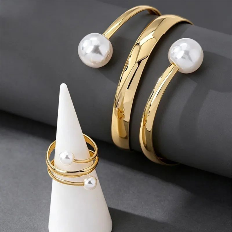 Double Ring Bangle With Twist Craft  And Imitation Pearl Inlay